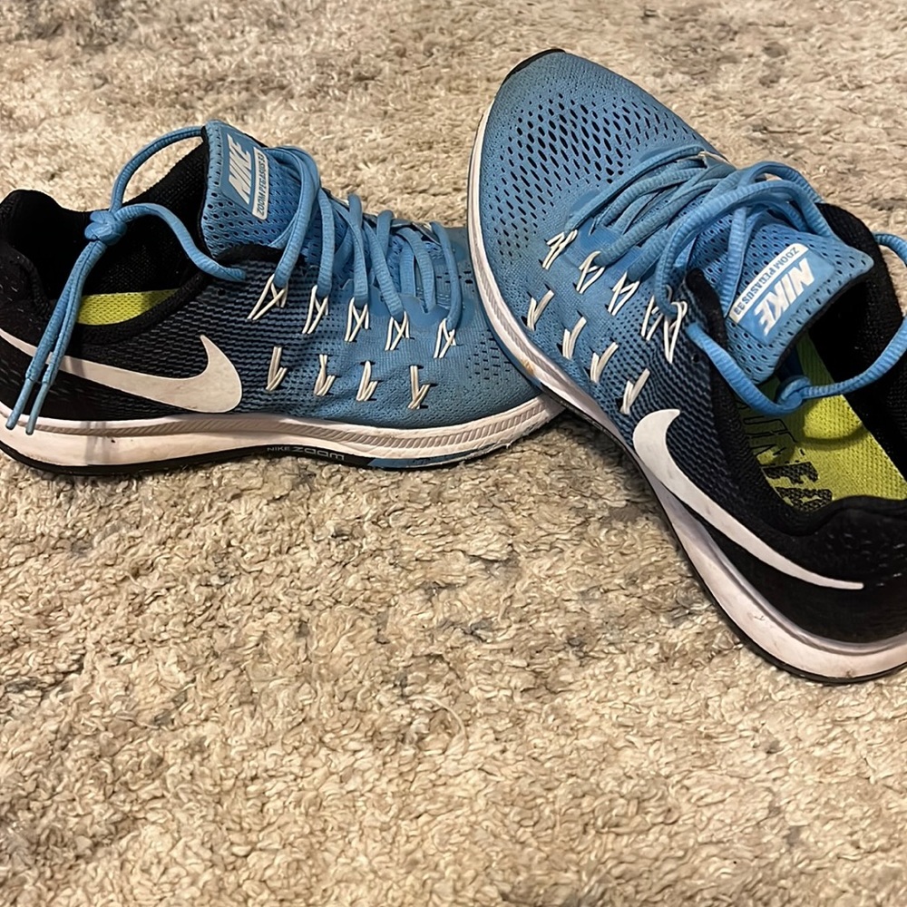 Nike baby blue zoom pegasus 33